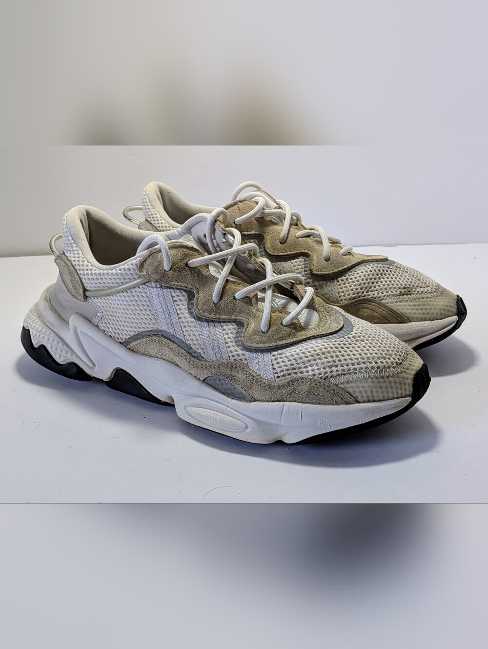 Adidas OZWEEGO Cream White Sneakers Men’s Size 7 Athletic Casual Shoes